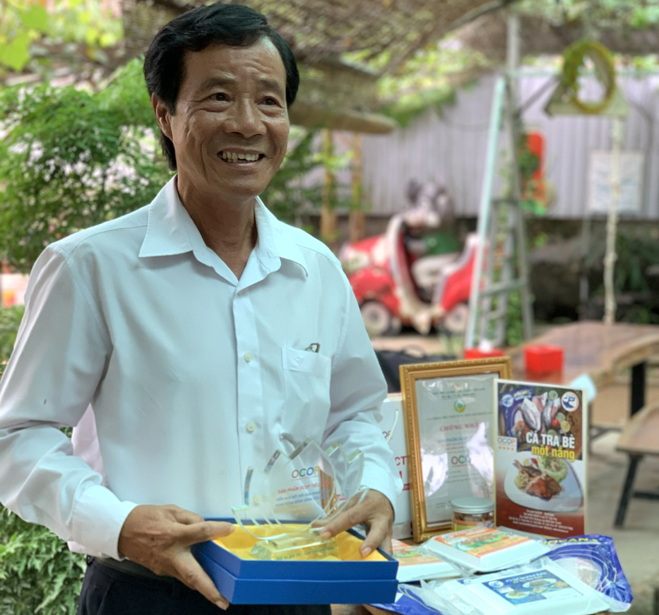 Ông Nguyễn Minh Phương hạnh phúc khi 2 sản phẩm Cty Minh Đức Thành được nâng hạng OCOP vùng ĐBSCL.